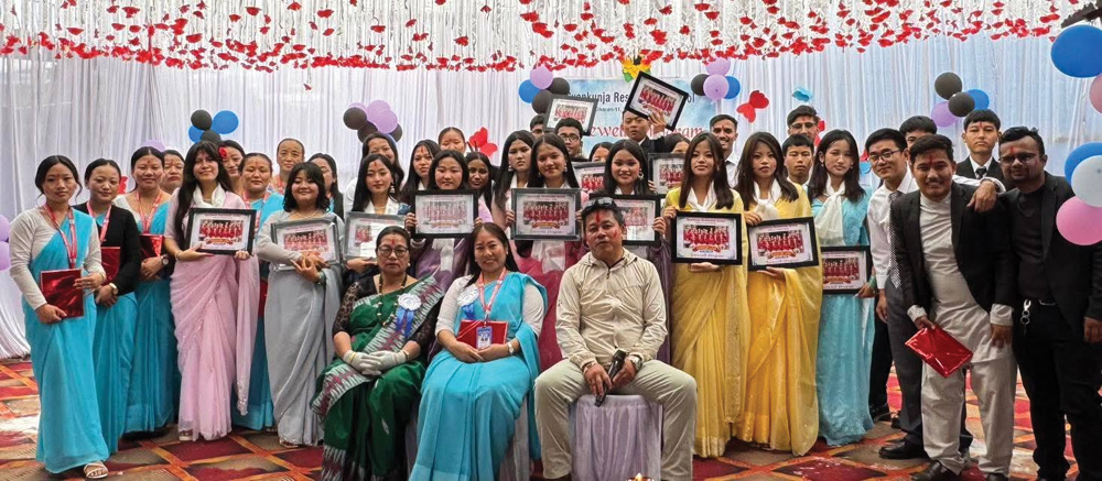 धरानको ज्ञानकुञ्ज स्कुलका विद्यार्थीको बिदाइ