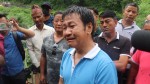 अनि सार्वजनिकस्थलमै भक्कानिएर धरधरी रोए धरानका मेयर साम्पाङ