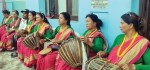 महिलाले बाजा बजाएरै कमाउँछन् एक लाख