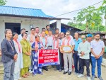 इन्द्र आङ्बोले तीनकोठे घरको चाबी हस्तान्तरण गरे