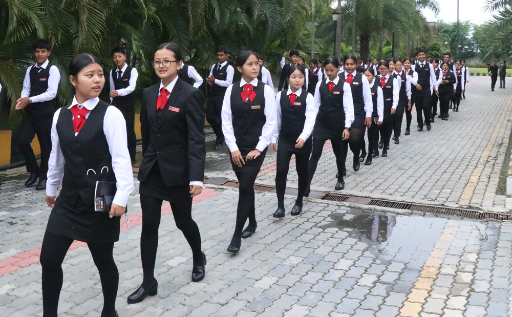 युएन, नवोदयका विद्यार्थी फाइभ स्टार होटलको अवलोकन भ्रमणमा