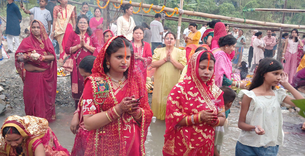 धरानमा छठ पर्वको रौनक