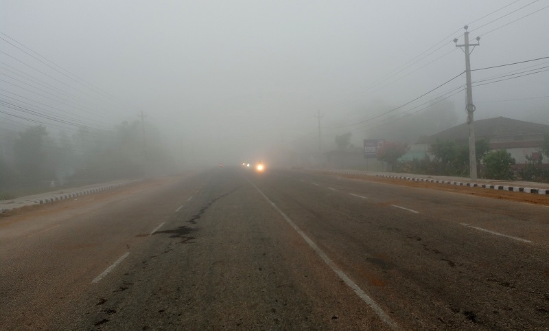 तराईमा बाक्लो हुस्सु र कुहिरो