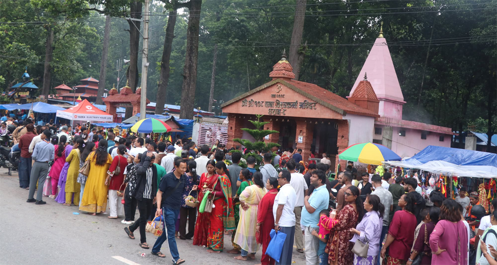 धरानको विश्वकर्मा मन्दिरमा पूजाआजा