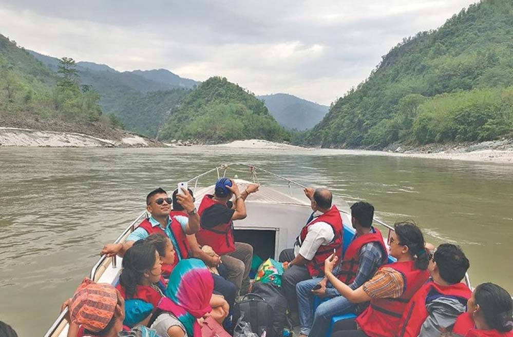 बराहक्षेत्रमा मोटरबोट सञ्चालन
