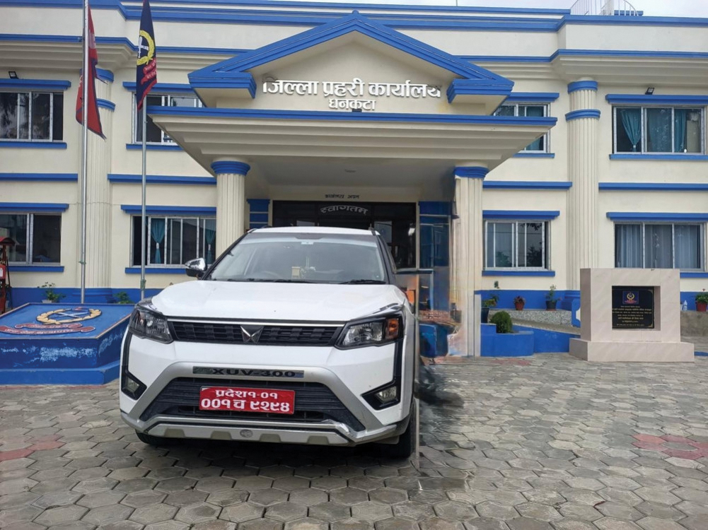 भेडेटारमा भारतीय कारसहित पक्राउ
