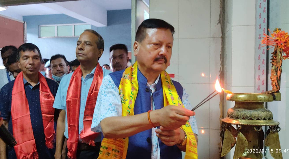 धरानको बीपी प्रतिष्ठानमा आफ्नै फार्मेसी सञ्चालन