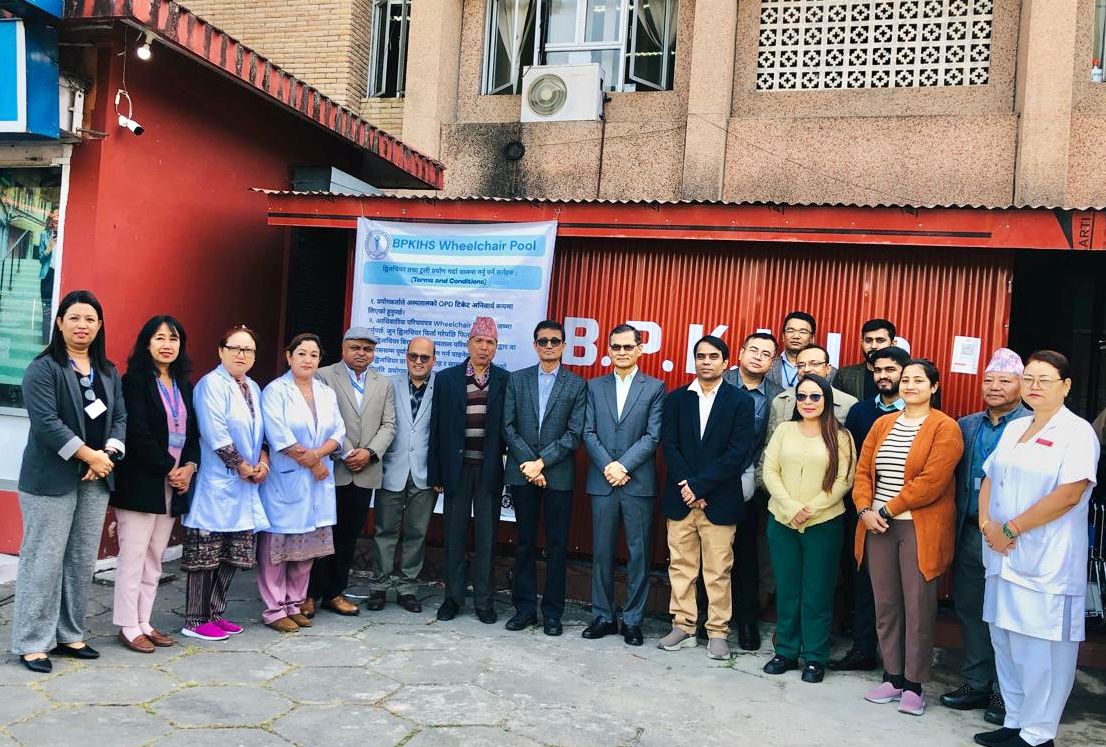 धरानको बीपी प्रतिष्ठानमा निःशुल्क व्हीलचेयर–ट्रली सेवा सञ्चालन