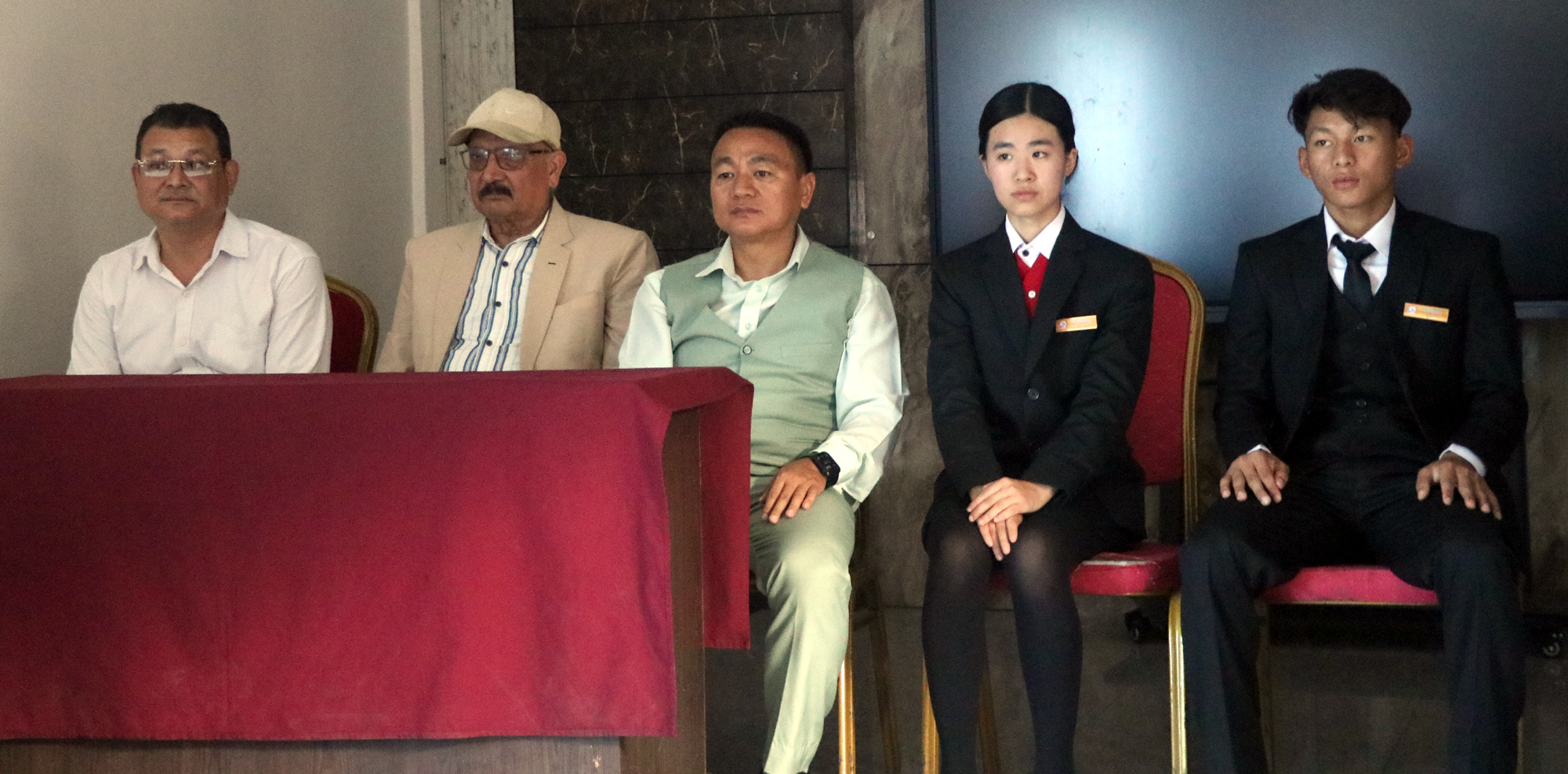 धरानको युएन, नवोदय कलेजका विद्यार्थी सम्मानित, खेलकुदमा एक लाख र ७५ हजार नगद जिते