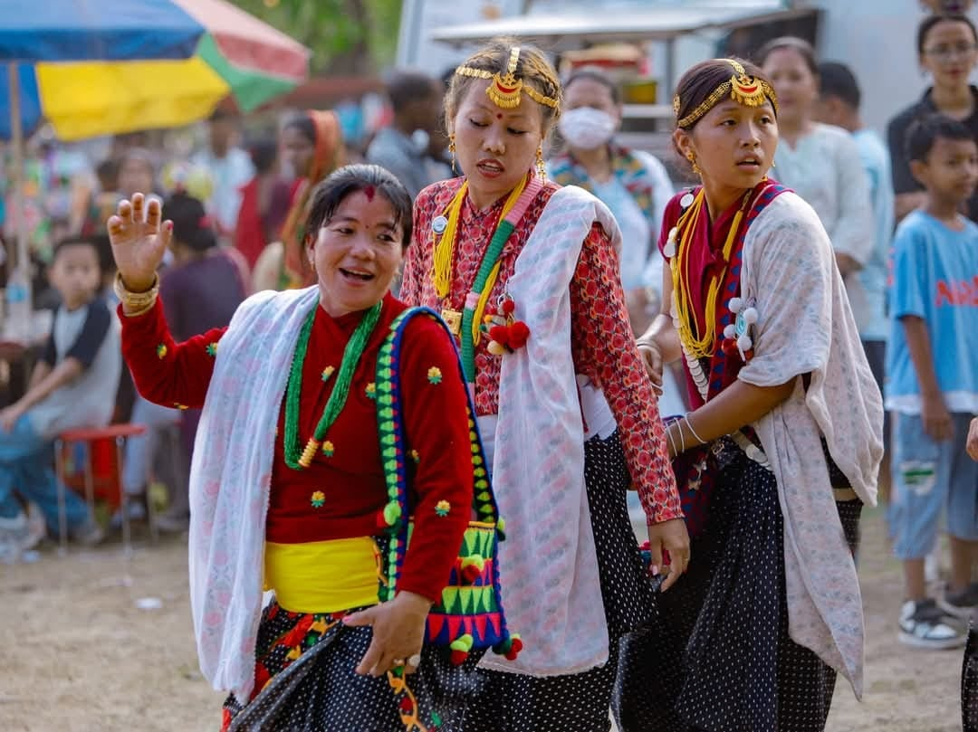 ‘सोइसोइला हौ कुर्र हा हा...’